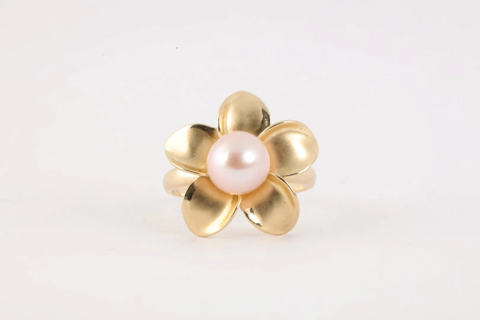 14k Yellow Gold Cultured Pearl Flower Ring Size 6 (4.87g.)