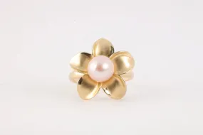 14k Yellow Gold Cultured Pearl Flower Ring Size 6 (4.87g.)