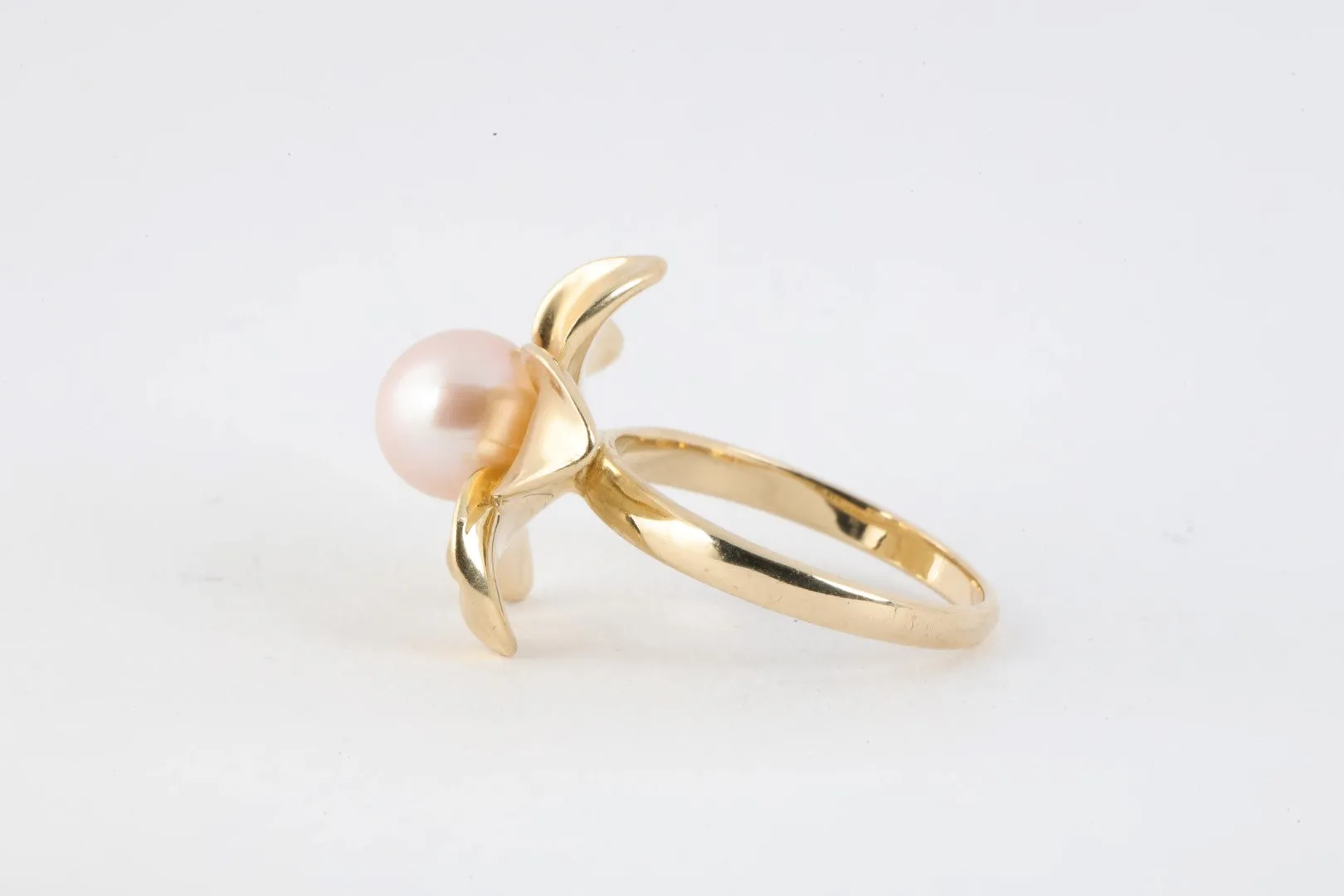 14k Yellow Gold Cultured Pearl Flower Ring Size 6 (4.87g.)