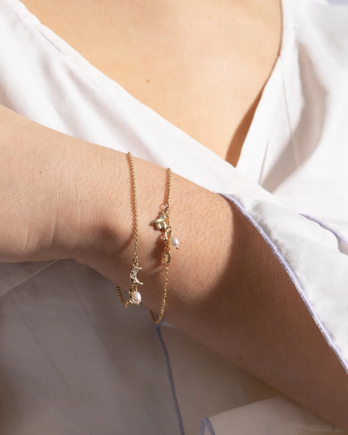 Bee Bracelet in Gold with lab grown Diamond & Pearl