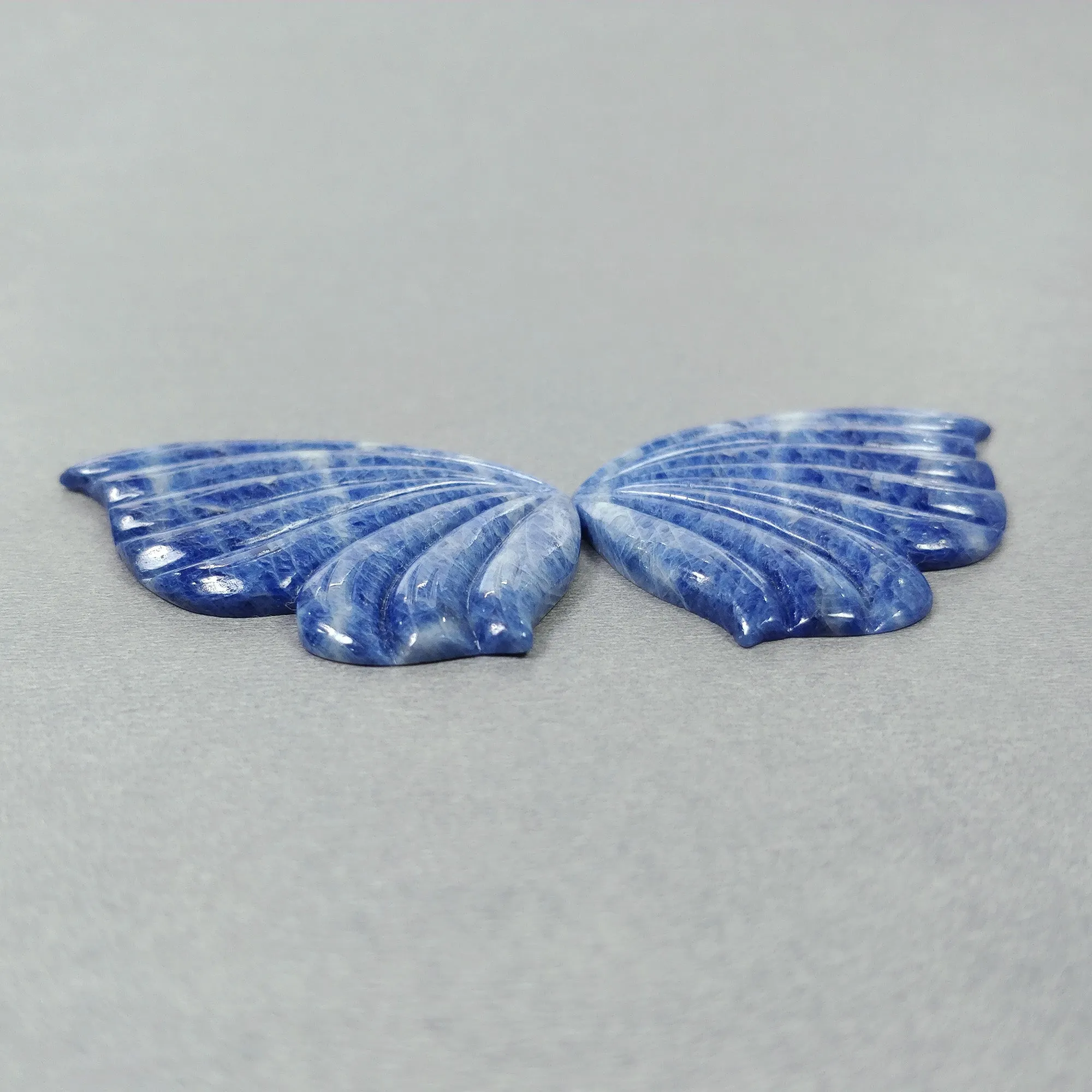 BLUE SAPPHIRE Gemstone Carving : 125.90cts Natural Untreated Unheated Sapphire Gemstone Hand Carved BUTTERFLY 45*32mm