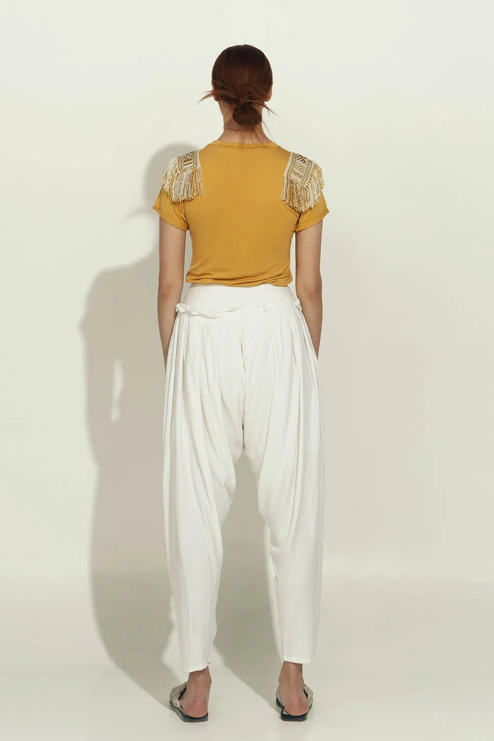 CHUMBRE FRINGES T-SHIRT IN MUSTARD / IVORY GOLD SHOULDERS