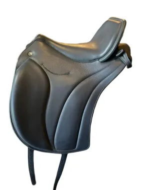 DP Saddlery Majestro 6012